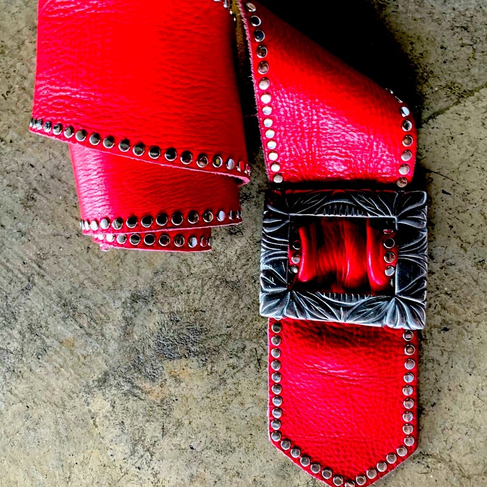 Beautiful vintage red belt with buck